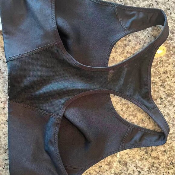 sports top - Picture 2 of 3